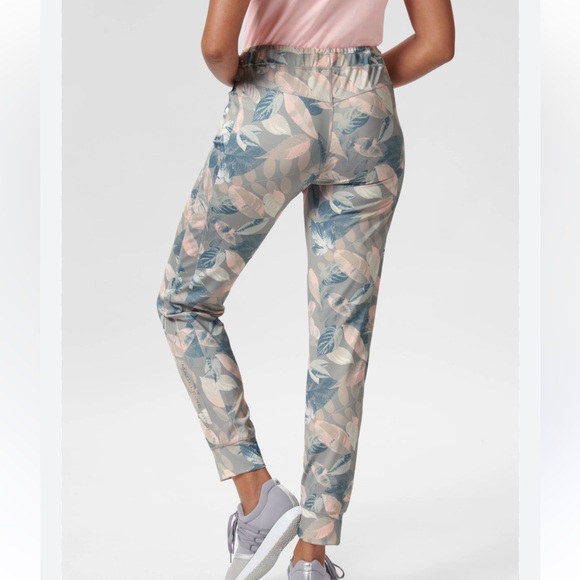 Madeleine Sports Jogging-Trousers - Picture 2 of 9